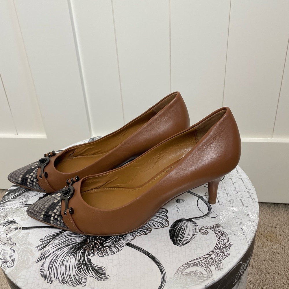 Classic Coach Lauri Leather And Python Cap Toe Pump View 5